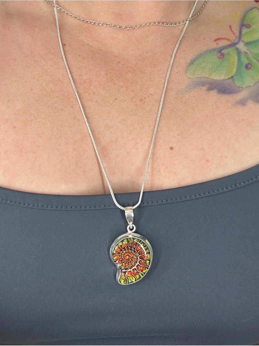 Ammolite Print Spiral Pendant Necklace - Multicolor